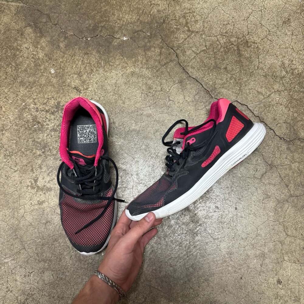Nike Lunar Flow Men's Running Shoes Black and Pink